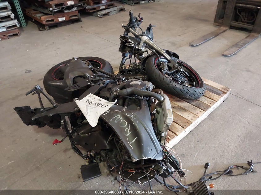 2011 KAWASAKI ZX600 R - JKAZX4R1XBA025467