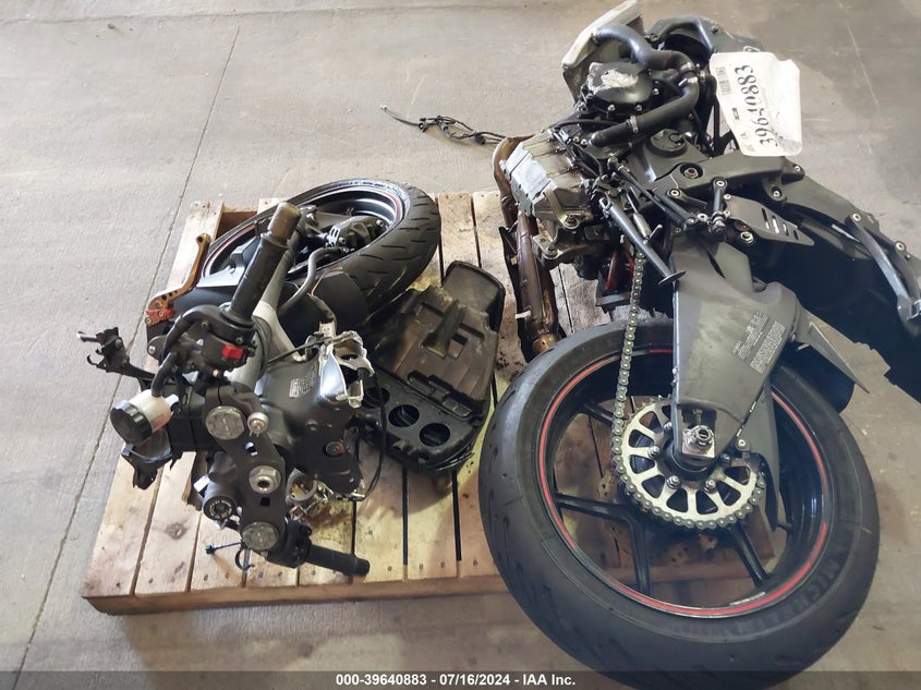 2011 KAWASAKI ZX600 R - JKAZX4R1XBA025467