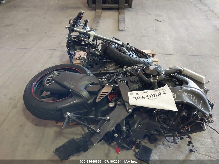 2011 KAWASAKI ZX600 R - JKAZX4R1XBA025467