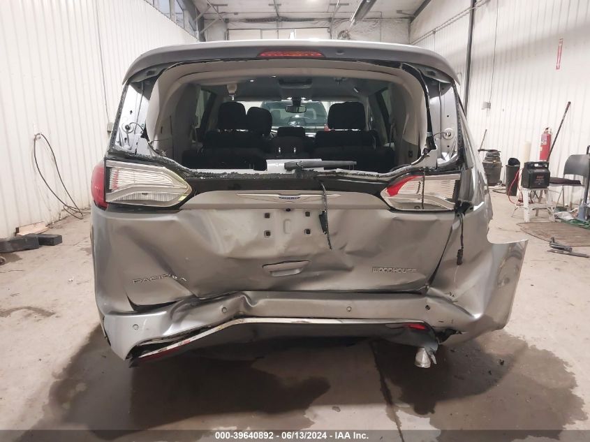 2018 Chrysler Pacifica Touring Plus VIN: 2C4RC1FG3JR126238 Lot: 39640892