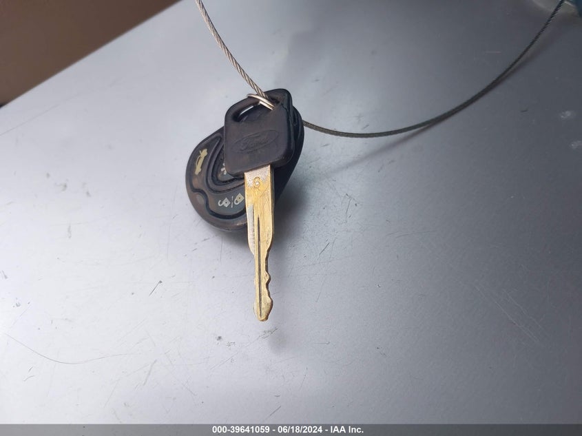 2001 Ford F-250 Lariat/Xl/Xlt VIN: 1FTNW21L71ED06366 Lot: 39641059