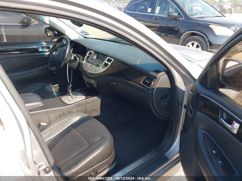 2013 Hyundai Genesis 3.8 VIN: KMHGC4DDXDU235350 Lot: 39641203