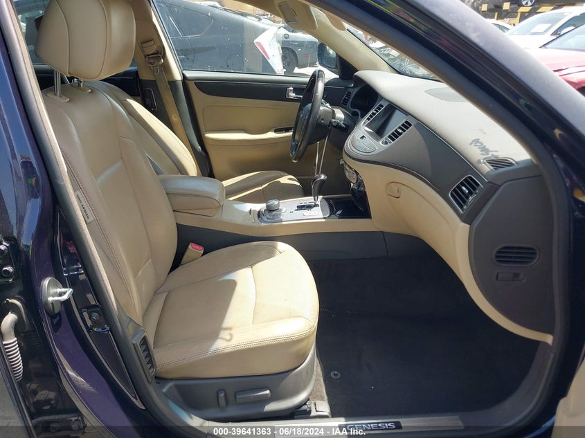 2010 Hyundai Genesis 4.6 VIN: KMHGC4DF4AU111040 Lot: 39641363