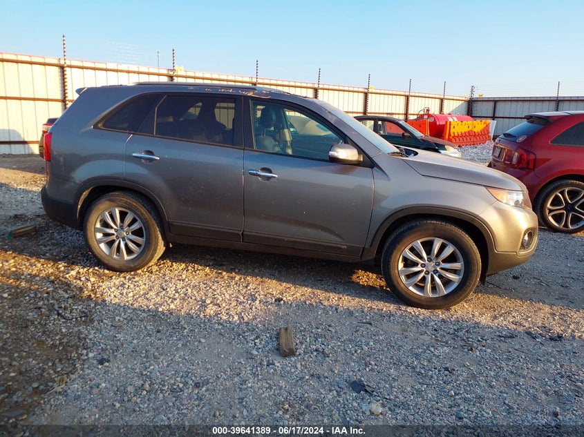 2011 Kia Sorento Ex V6 VIN: 5XYKU4A24BG135872 Lot: 39641389