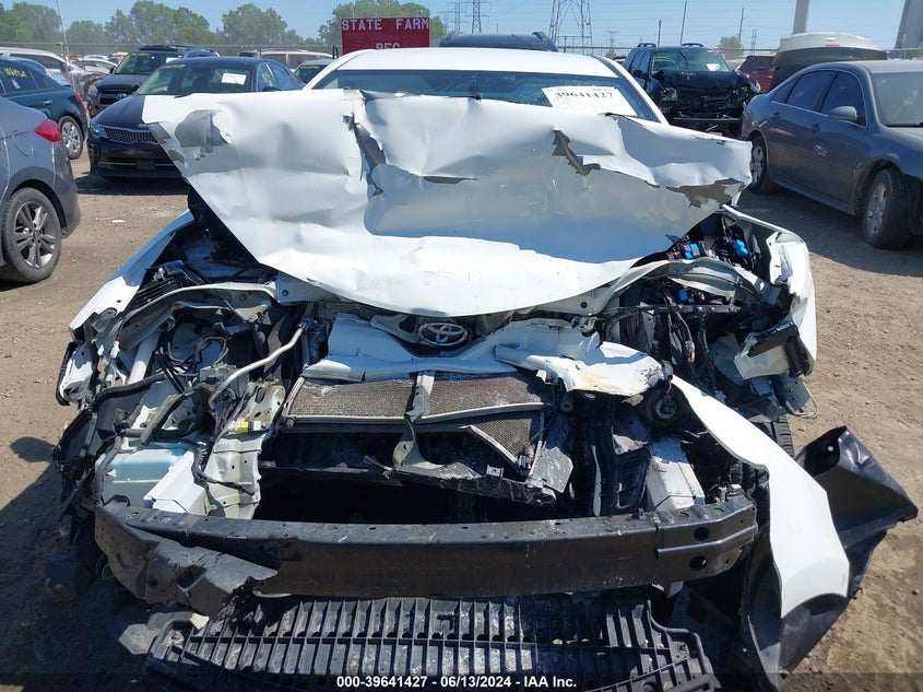 2015 Toyota Corolla Le VIN: 5YFBURHE8FP226478 Lot: 39641427