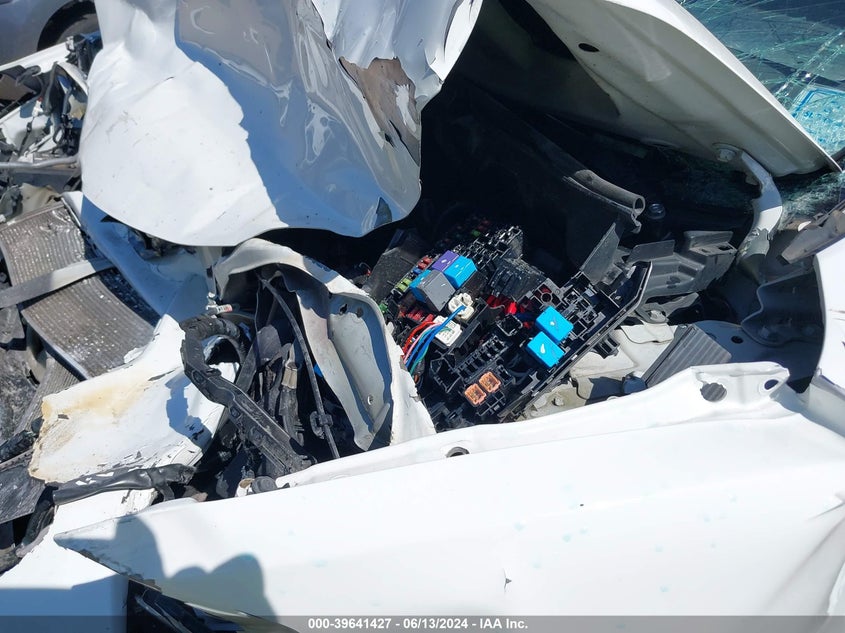 2015 Toyota Corolla Le VIN: 5YFBURHE8FP226478 Lot: 39641427