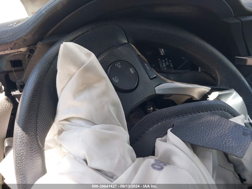 2015 Toyota Corolla Le VIN: 5YFBURHE8FP226478 Lot: 39641427