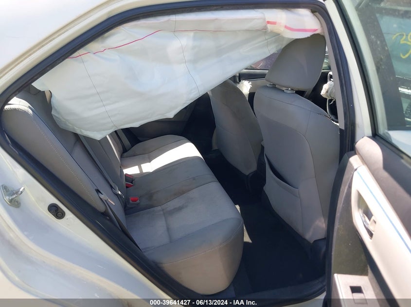 2015 Toyota Corolla Le VIN: 5YFBURHE8FP226478 Lot: 39641427