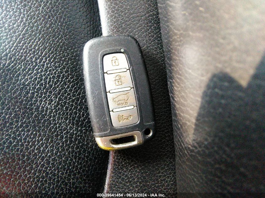 2011 Kia Soul + VIN: KNDJT2A21B7729271 Lot: 39641454