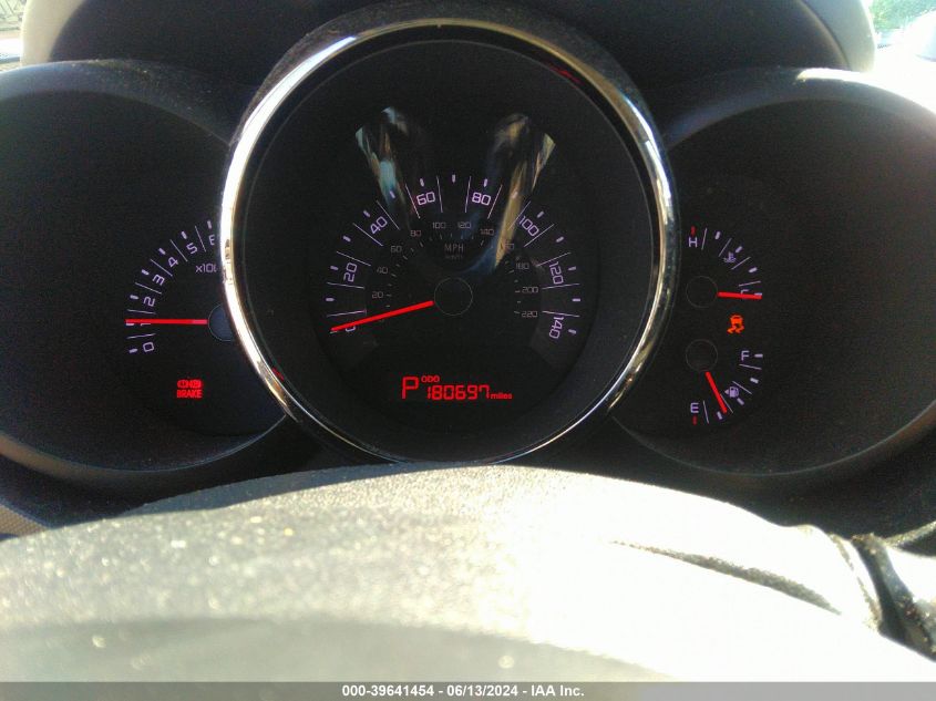 2011 Kia Soul + VIN: KNDJT2A21B7729271 Lot: 39641454