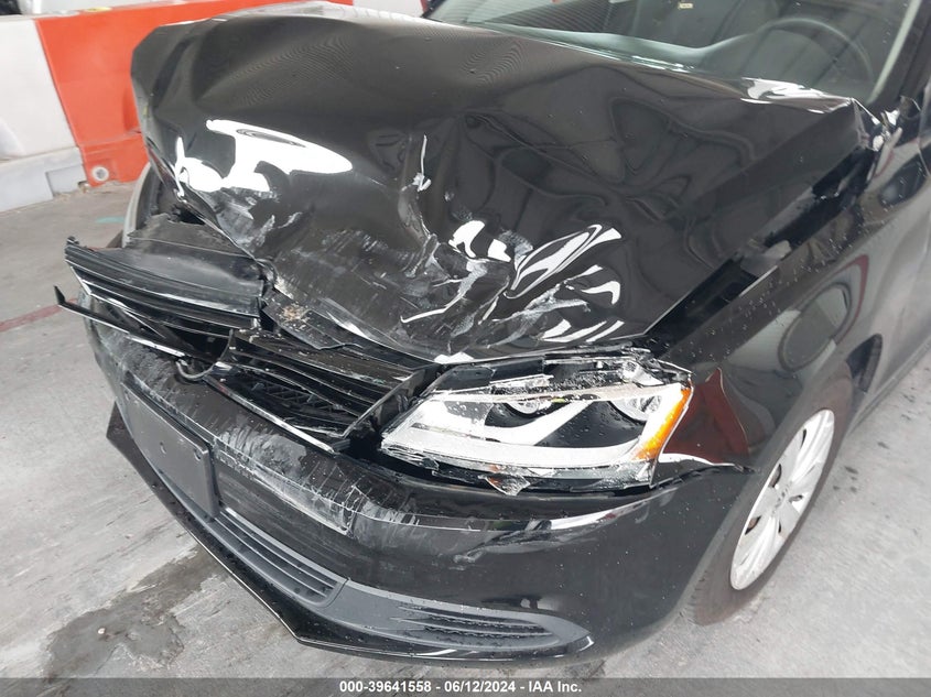 2014 Volkswagen Jetta 2.0L S VIN: 3VW2K7AJXEM369601 Lot: 39641558