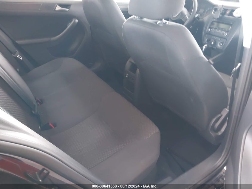 2014 Volkswagen Jetta 2.0L S VIN: 3VW2K7AJXEM369601 Lot: 39641558