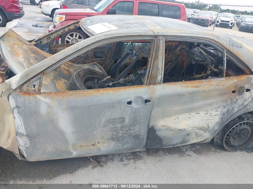 2014 Toyota Camry Le VIN: 4T1BF1FK6EU421870 Lot: 39641712