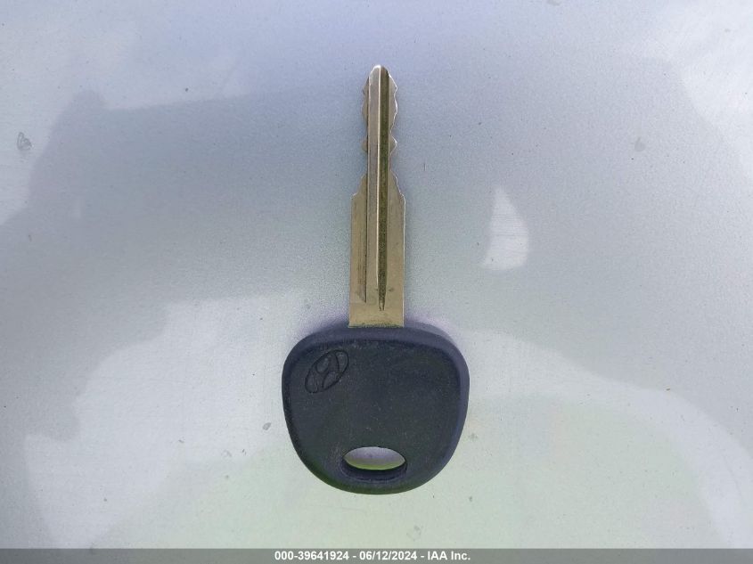 2004 Hyundai Elantra Gls/Gt VIN: KMHDN46D84U776584 Lot: 39641924