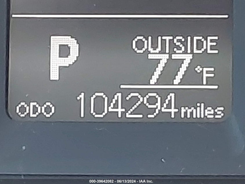 2017 Toyota Corolla Le VIN: 5YFBURHEXHP627050 Lot: 39642082