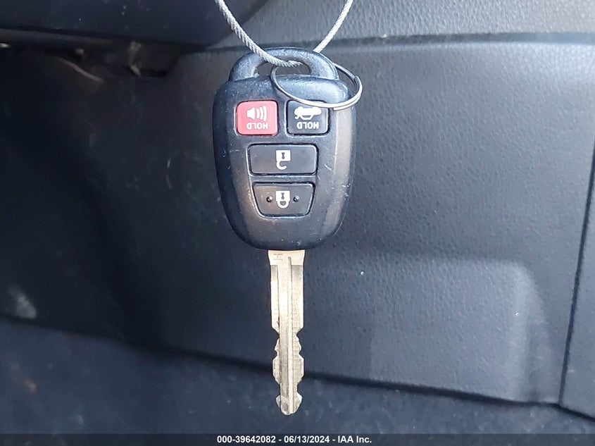 2017 Toyota Corolla Le VIN: 5YFBURHEXHP627050 Lot: 39642082