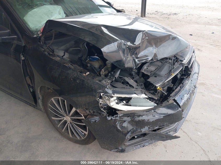 2015 Volkswagen Jetta 1.8T Sport VIN: 3VWD17AJ2FM219320 Lot: 39642111