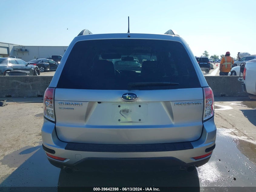 2012 Subaru Forester 2.5X Limited VIN: JF2SHBEC5CH426807 Lot: 39642398