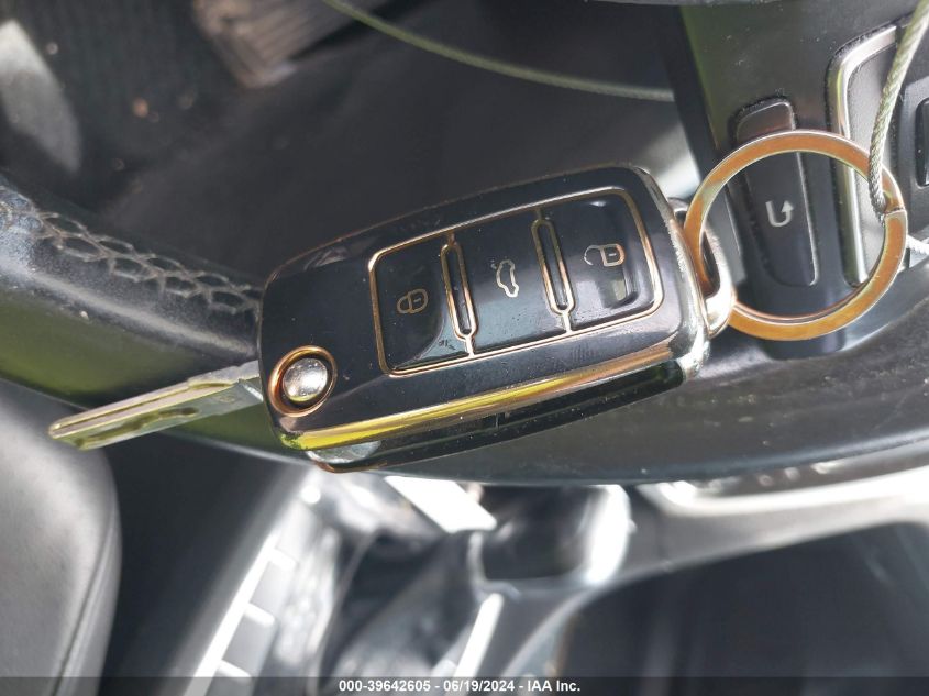 2013 Volkswagen Passat 2.5L Se VIN: 1VWBP7A35DC012460 Lot: 39642605