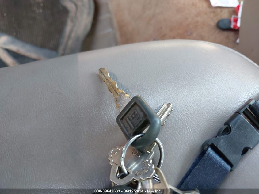 1996 Chevrolet Gmt-400 K1500 VIN: 1GCEK19RXTE242776 Lot: 39642683