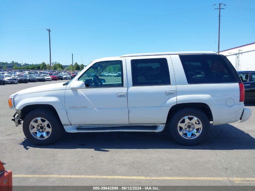 1999 Cadillac Escalade Standard VIN: 1GYEK13R8XR403353 Lot: 39642898