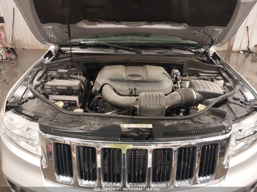 2011 Jeep Grand Cherokee Laredo VIN: 1J4RR4GG7BC737702 Lot: 39642917