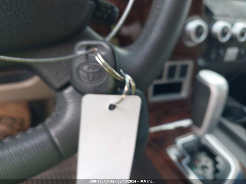 2008 Toyota Sequoia Limited 5.7L V8 VIN: 5TDZY68A88S0082 Lot: 39643144