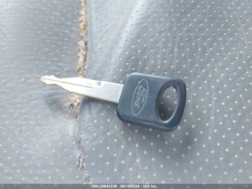 2004 Ford Econoline E350 Super Duty Van VIN: 1FTSE34L74HB21972 Lot: 39643330