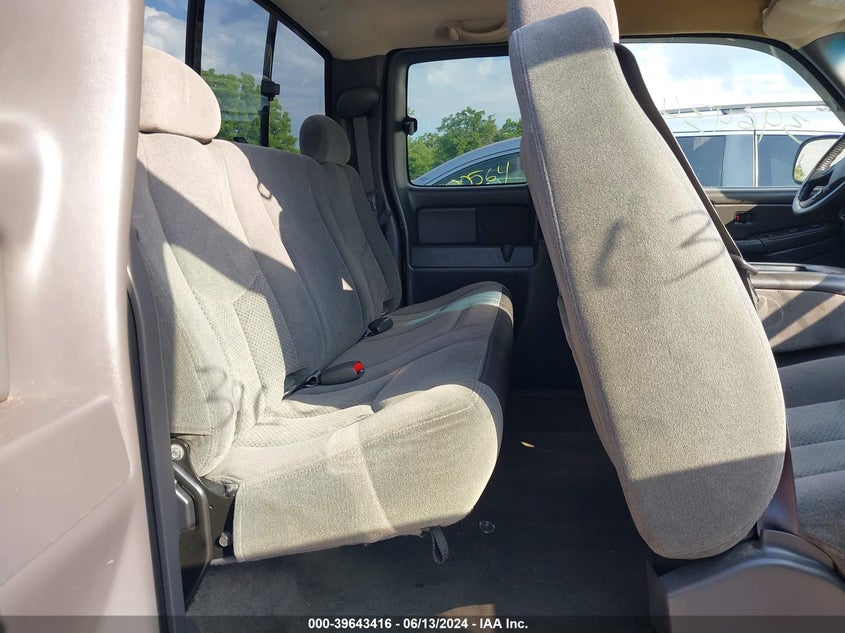 2005 Chevrolet Silverado 1500 Z71 VIN: 1GCEK19Z95Z270399 Lot: 39643416