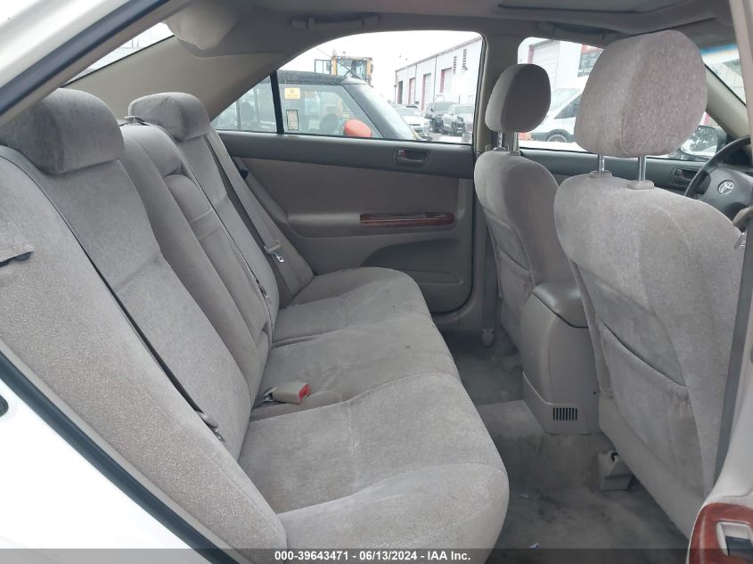 2004 Toyota Camry Le VIN: JTDBE32K940254712 Lot: 39643471