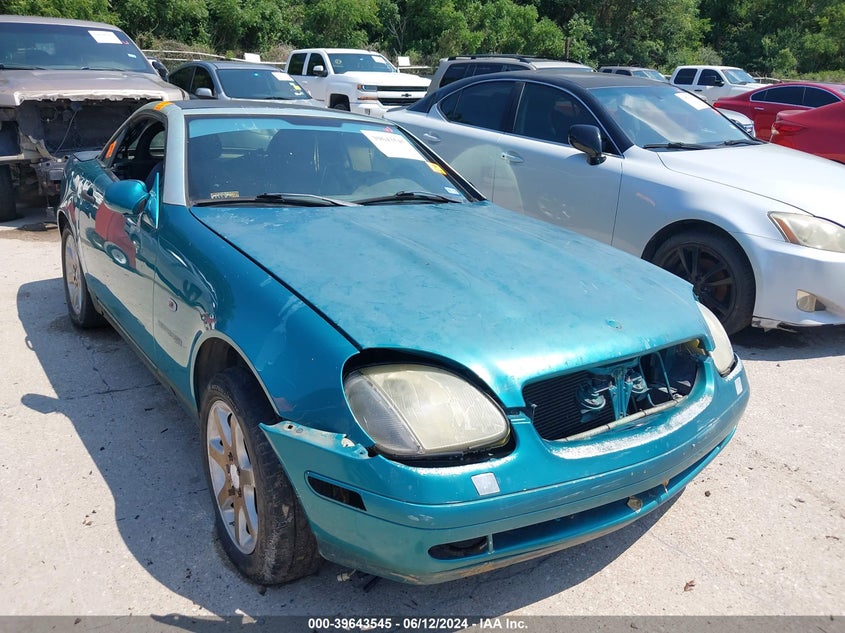 1998 Mercedes-Benz Slk 230 VIN: WDBKK47F9WF077197 Lot: 39643545