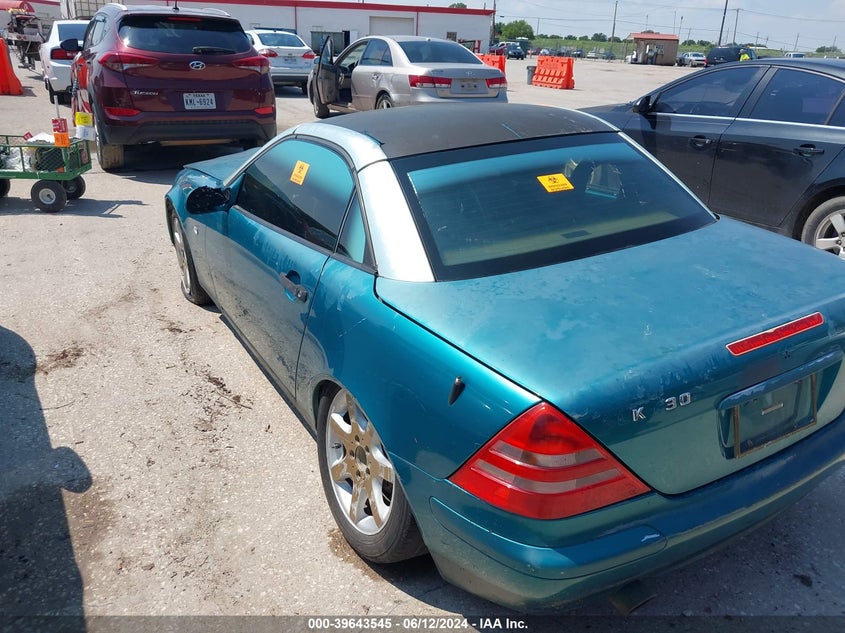 1998 Mercedes-Benz Slk 230 VIN: WDBKK47F9WF077197 Lot: 39643545