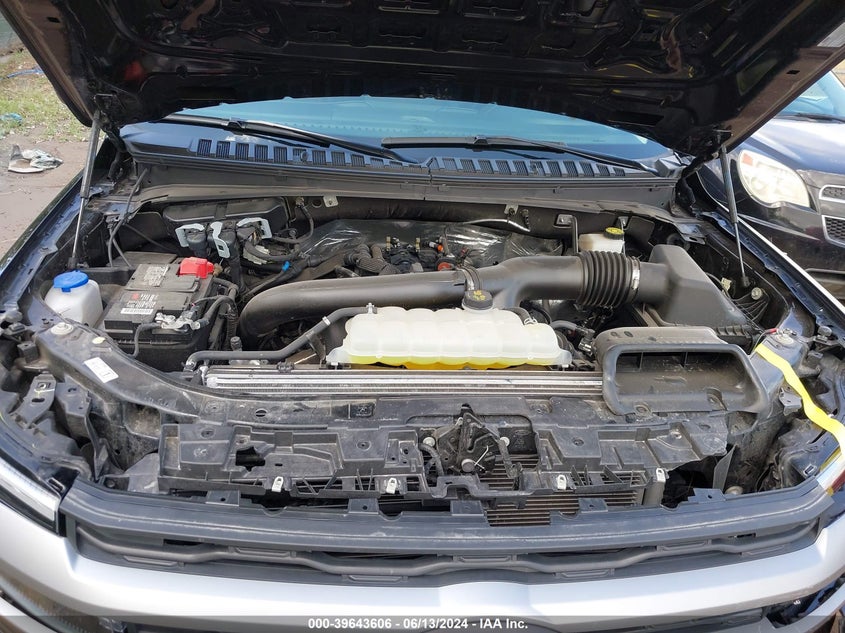 2024 Ford Expedition Xlt VIN: 1FMJU1H80REA08779 Lot: 39643606