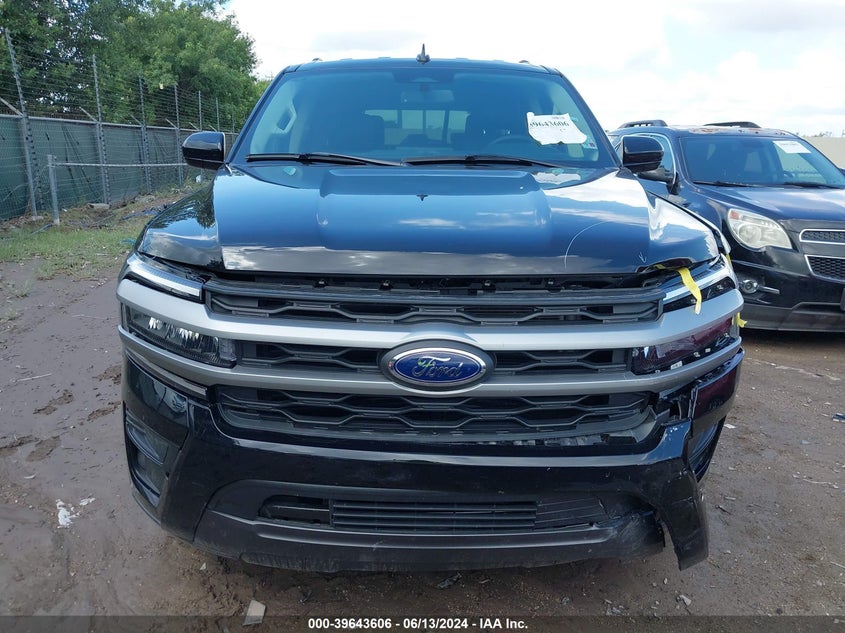 2024 Ford Expedition Xlt VIN: 1FMJU1H80REA08779 Lot: 39643606