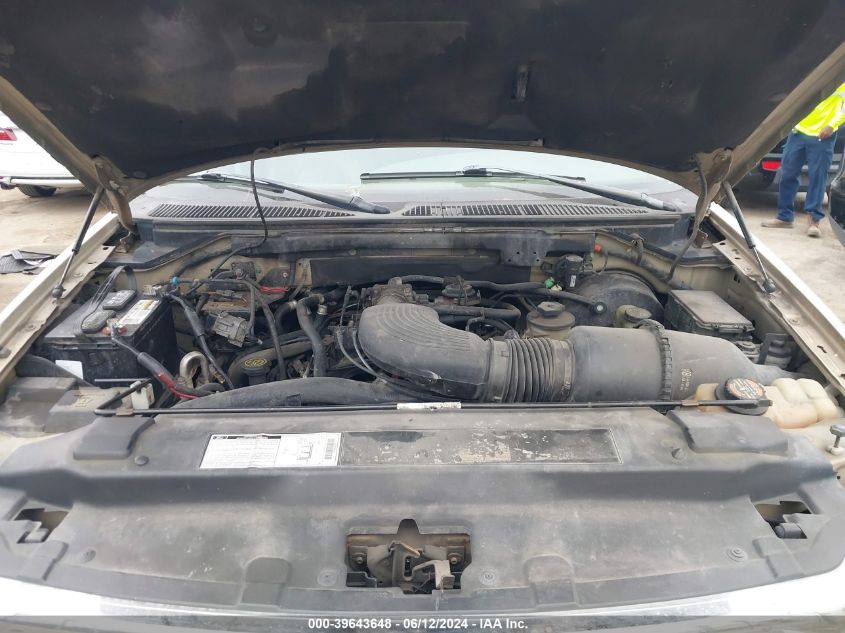 2000 Ford Expedition Xlt VIN: 1FMRU15L5YLB13243 Lot: 39643648