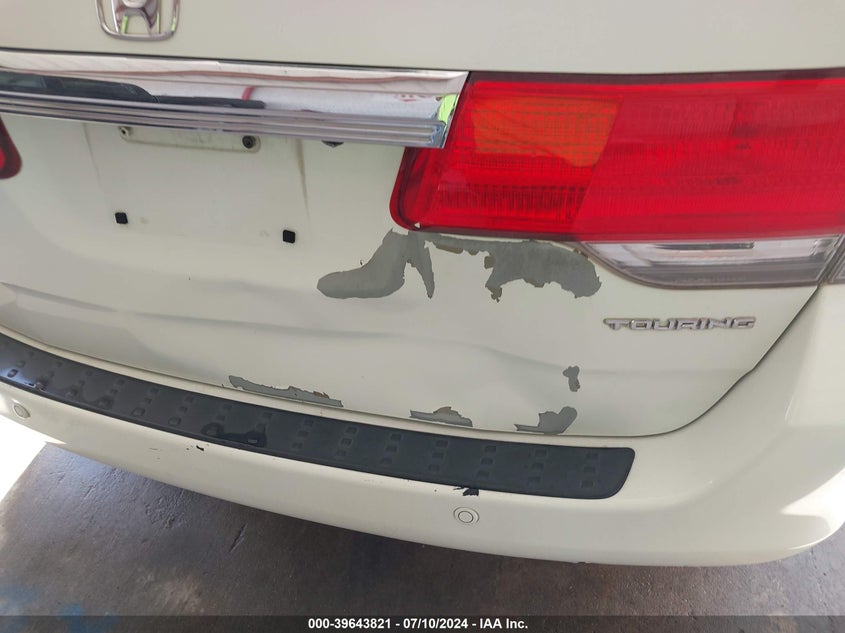 2008 Honda Odyssey Touring VIN: 5FNRL38838B005801 Lot: 39643821