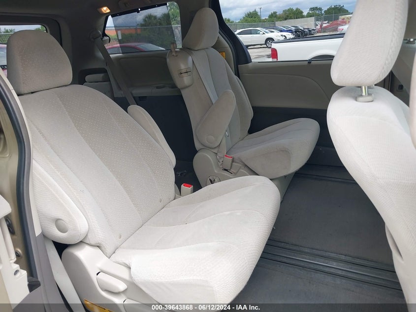 2011 Toyota Sienna Le V6 VIN: 5TDKK3DC5BS022598 Lot: 39643868