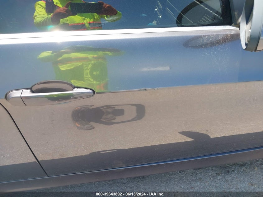 2007 BMW 335 VIN: WBAVB73527PA86087 Lot: 39643892