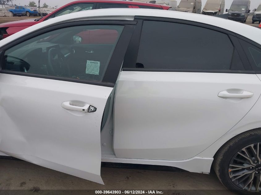 2023 Kia Forte Gt-Line VIN: 3KPF54AD8PE574660 Lot: 39643903