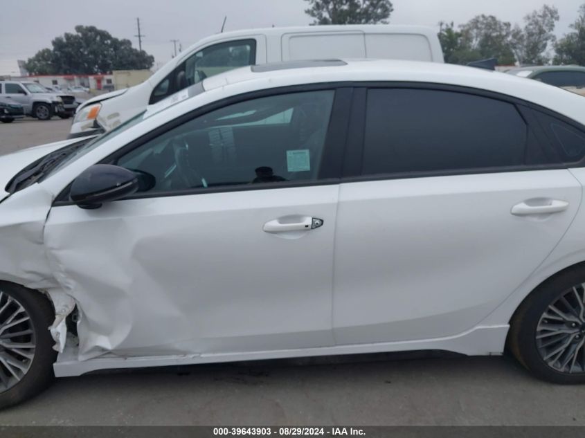 2023 Kia Forte Gt-Line VIN: 3KPF54AD8PE574660 Lot: 39643903