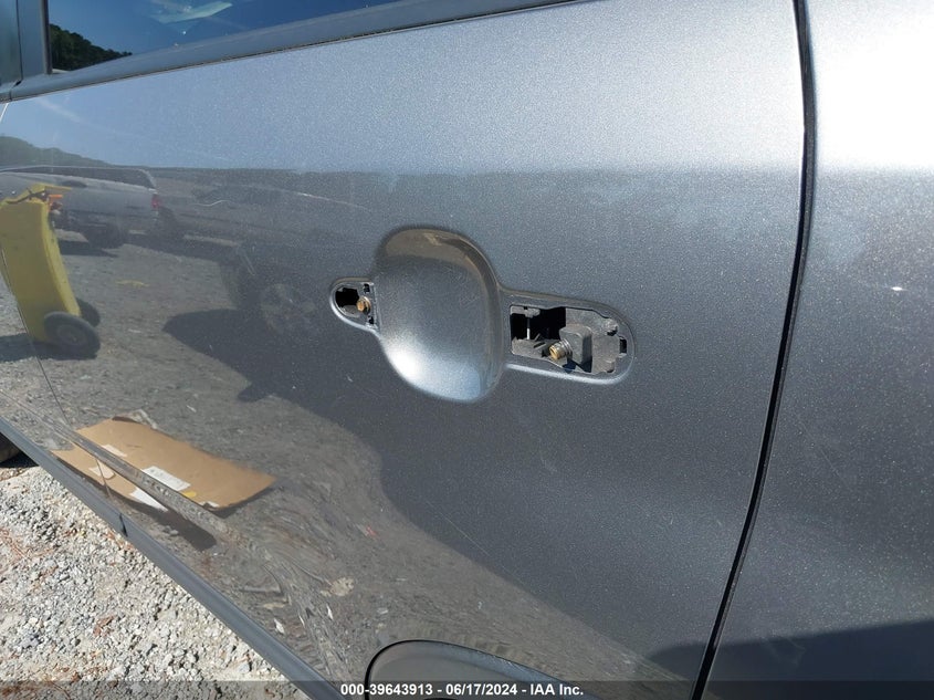 2011 Kia Sorento Lx VIN: 5XYKT3A11BG137177 Lot: 39643913