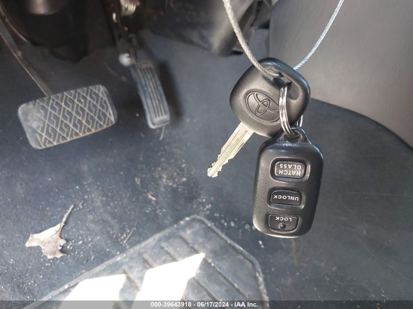 2006 Toyota Matrix VIN: 2T1KR32E66C589823 Lot: 39643918