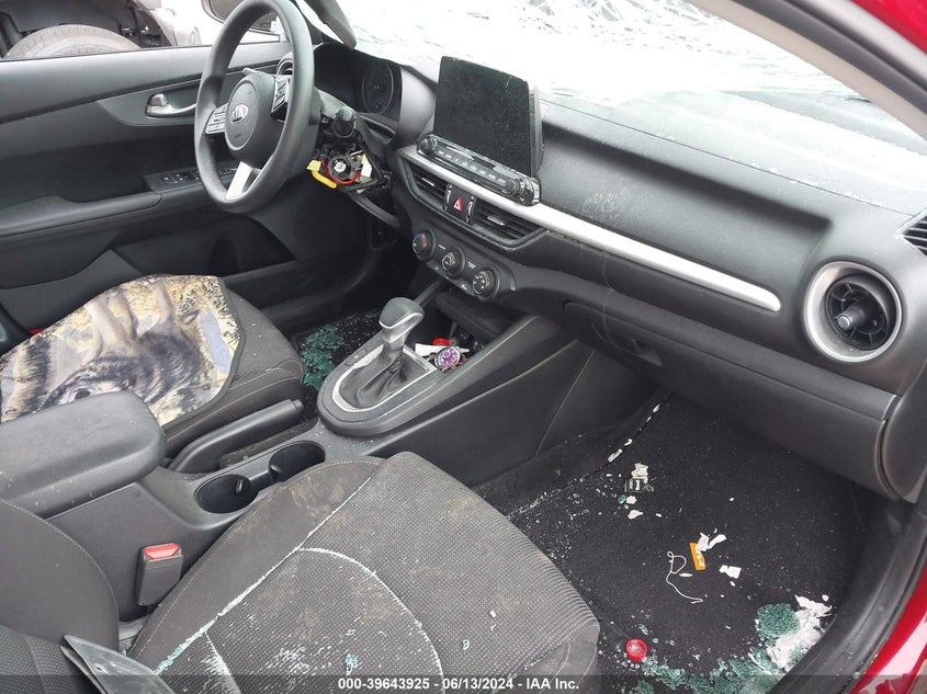 VIN 3KPF24AD8LE261756 2020 KIA FORTE FE/LXS