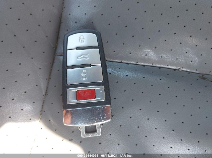 2007 Volkswagen Passat 2.0T VIN: WVWEK93C67P093425 Lot: 39644036