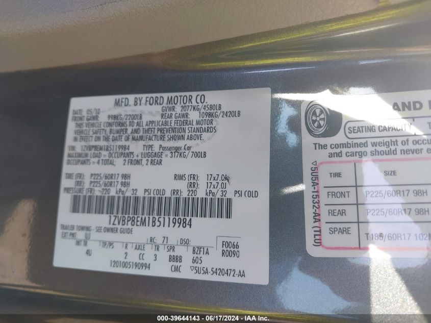 2011 Ford Mustang V6 Premium VIN: 1ZVBP8EM1B5119984 Lot: 39644143
