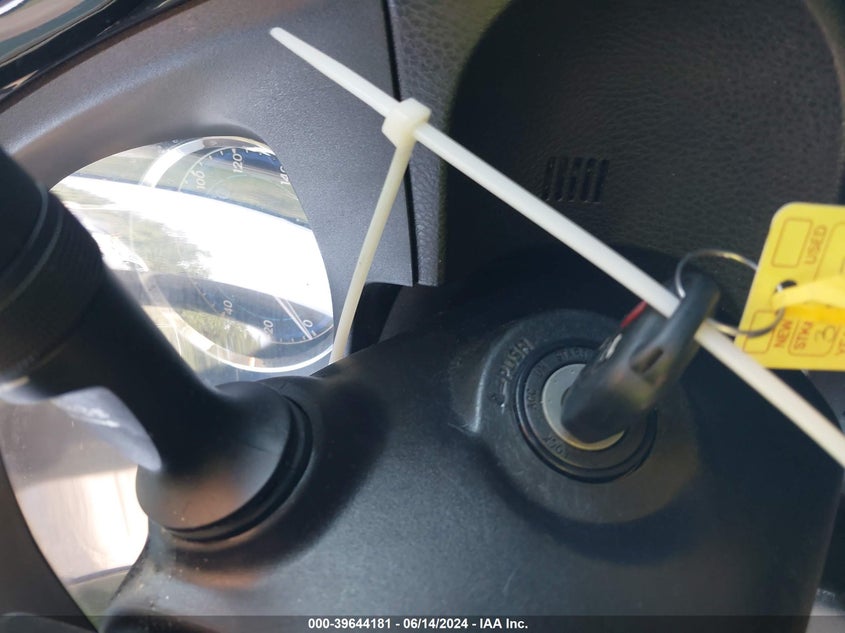 2017 Toyota Corolla Se VIN: 2T1BURHE8HC875409 Lot: 39644181