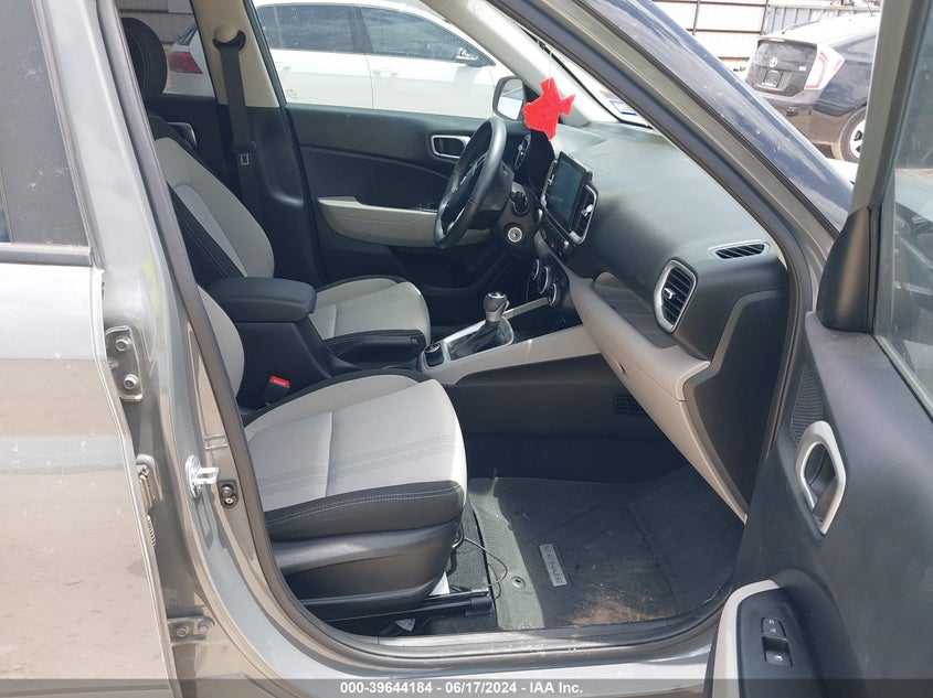 2021 Hyundai Venue Sel VIN: KMHRC8A37MU089677 Lot: 39644184