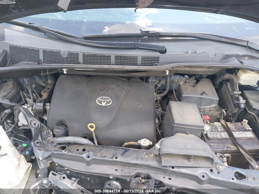 2018 Toyota Sienna Xle 8 Passenger VIN: 5TDYZ3DCXJS909070 Lot: 39644774