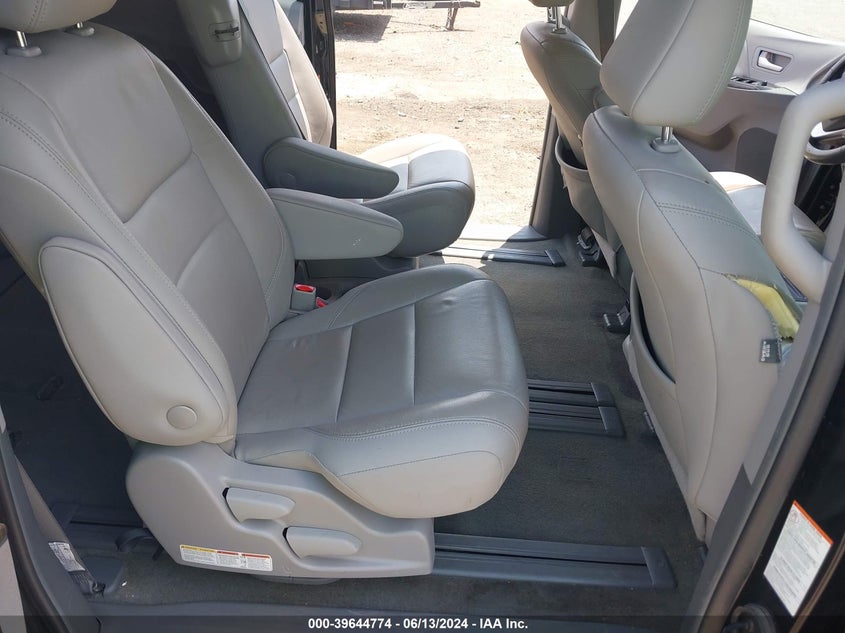 2018 Toyota Sienna Xle 8 Passenger VIN: 5TDYZ3DCXJS909070 Lot: 39644774