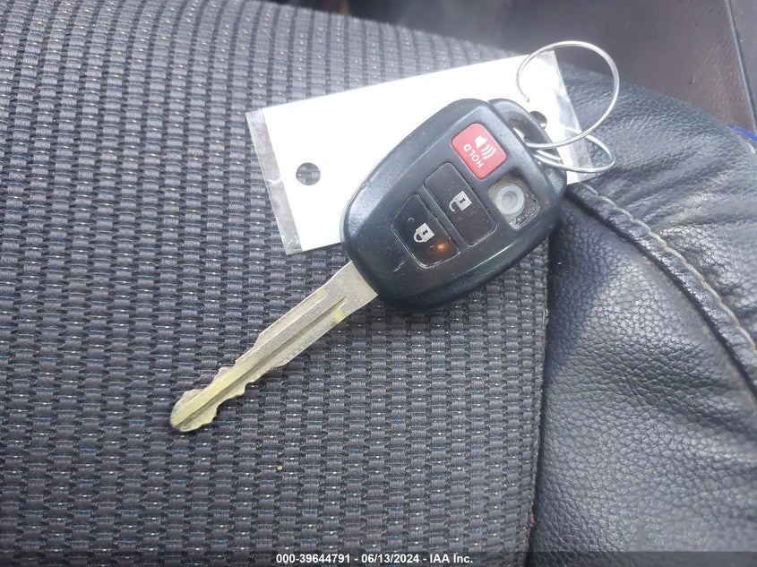 2017 Toyota Corolla Se VIN: 2T1BURHE7HC752006 Lot: 39644791